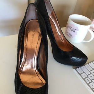 BCBG Black pumps